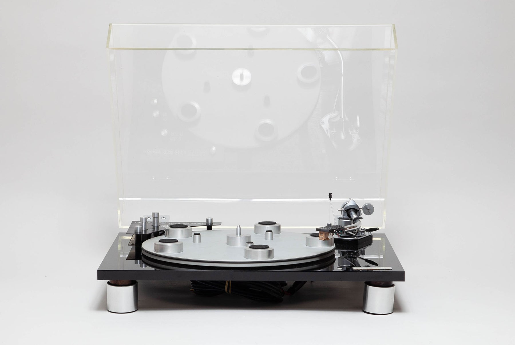 Platine vinyles Audio Linear TD 4001 capot ouvert - Vue de face