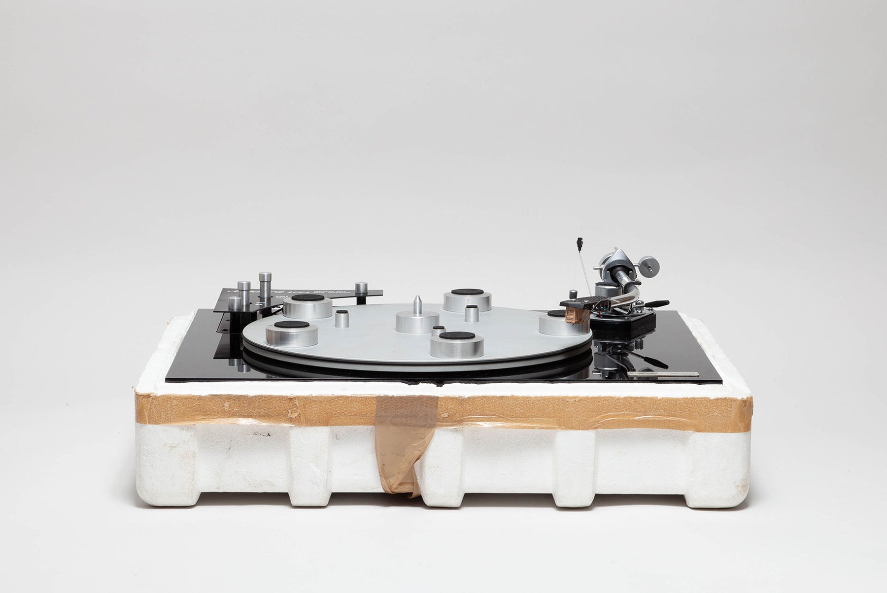 Platine vinyles Audio Linear TD 4001 - Vue de face avec l'emballage d'origine