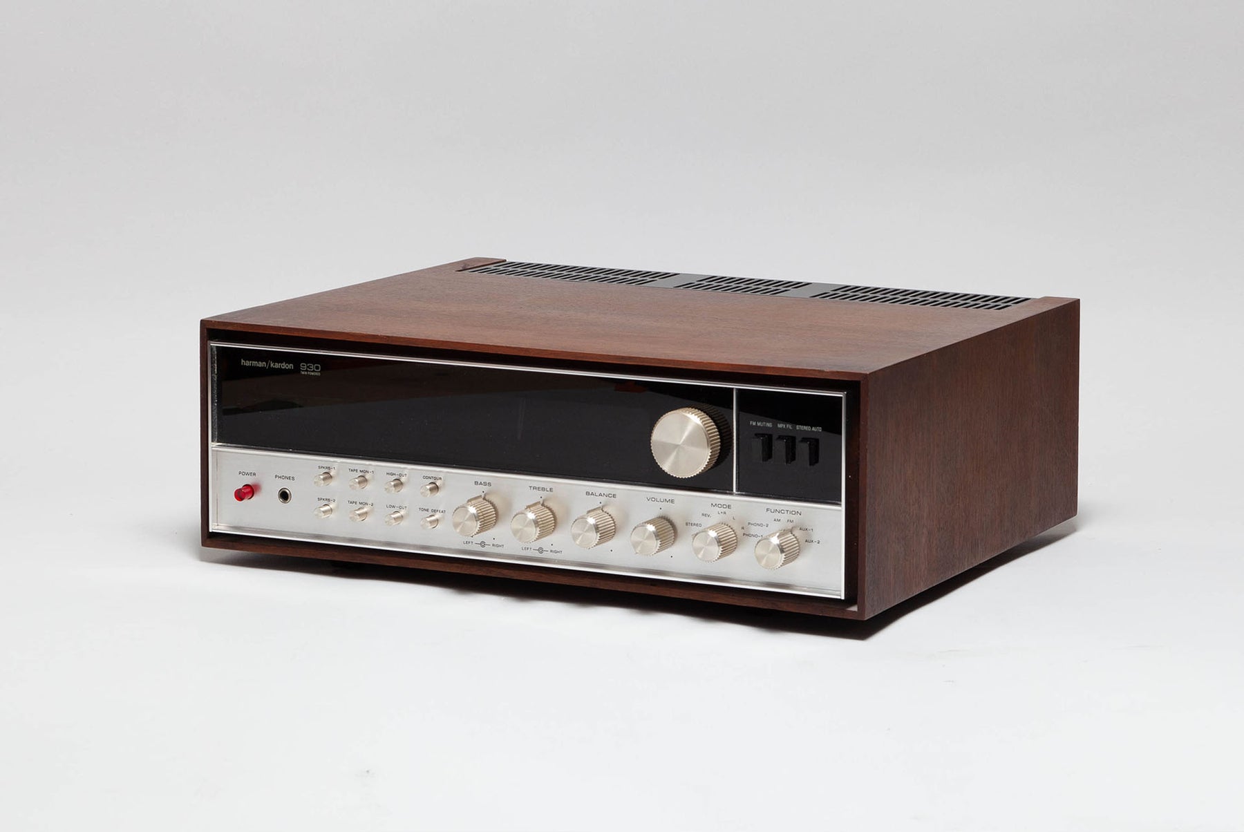Amplificateur Tuner Harman Kardon 930 - Vue de trois quarts