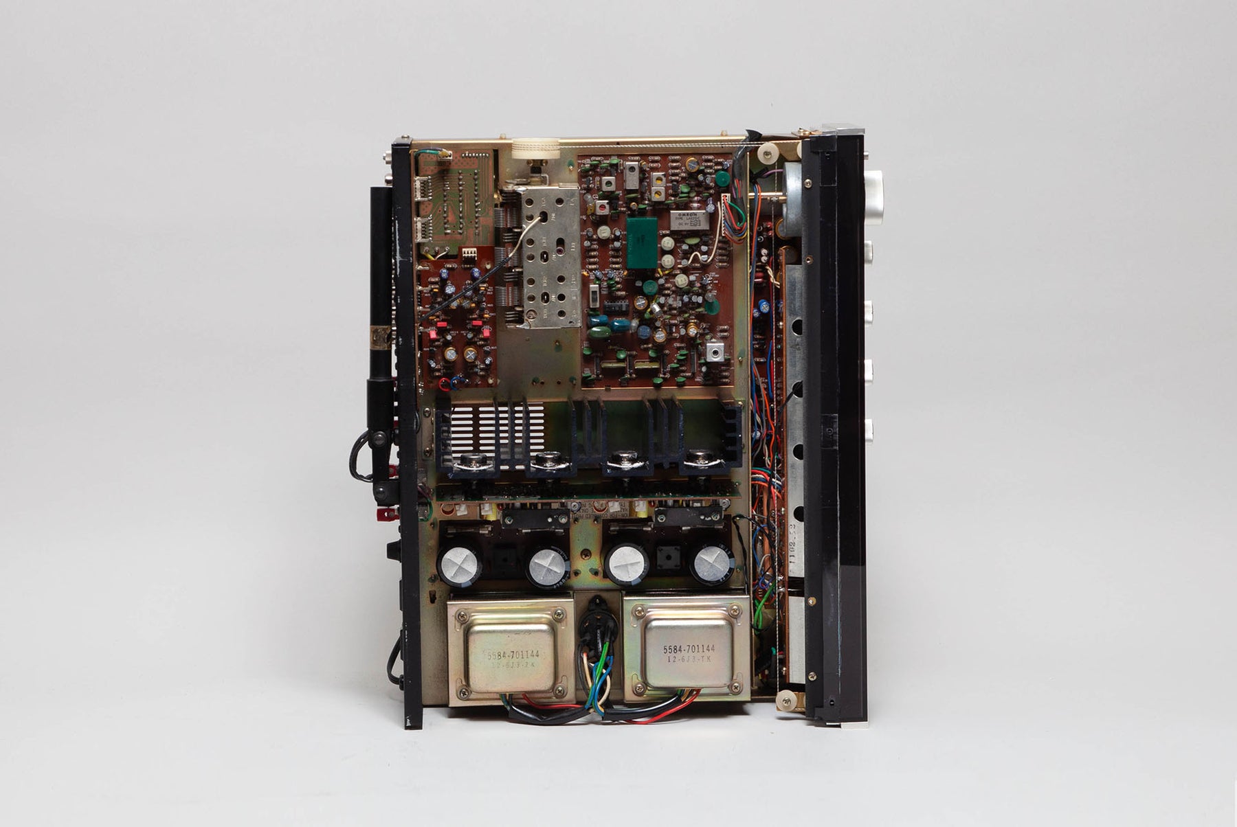 Amplificateur Tuner Harman Kardon 730 - Vue de l'intérieur
