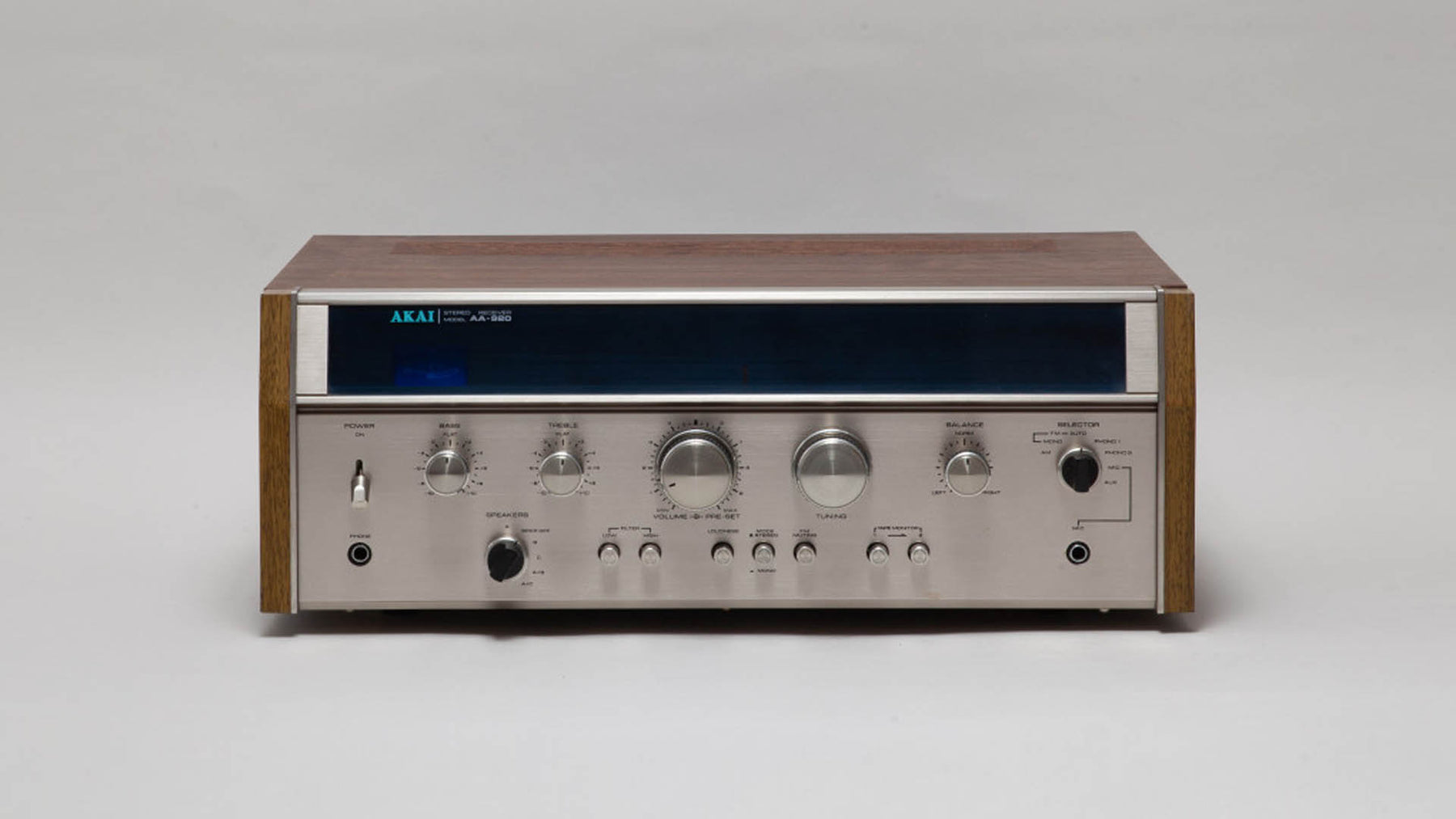 Akai AA-920