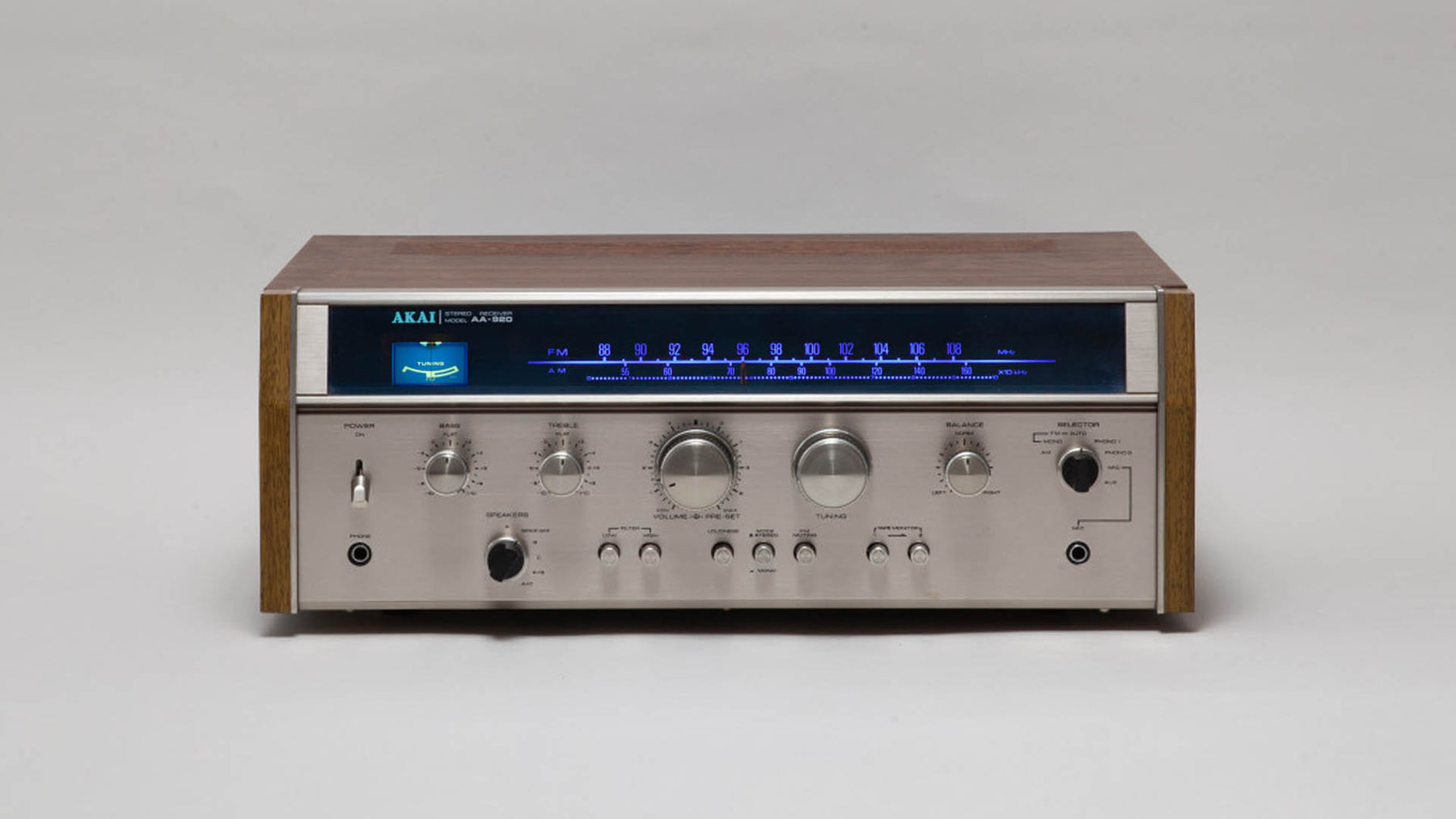 Akai AA-920