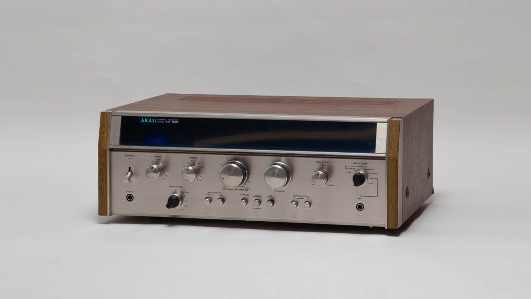 Akai AA-920