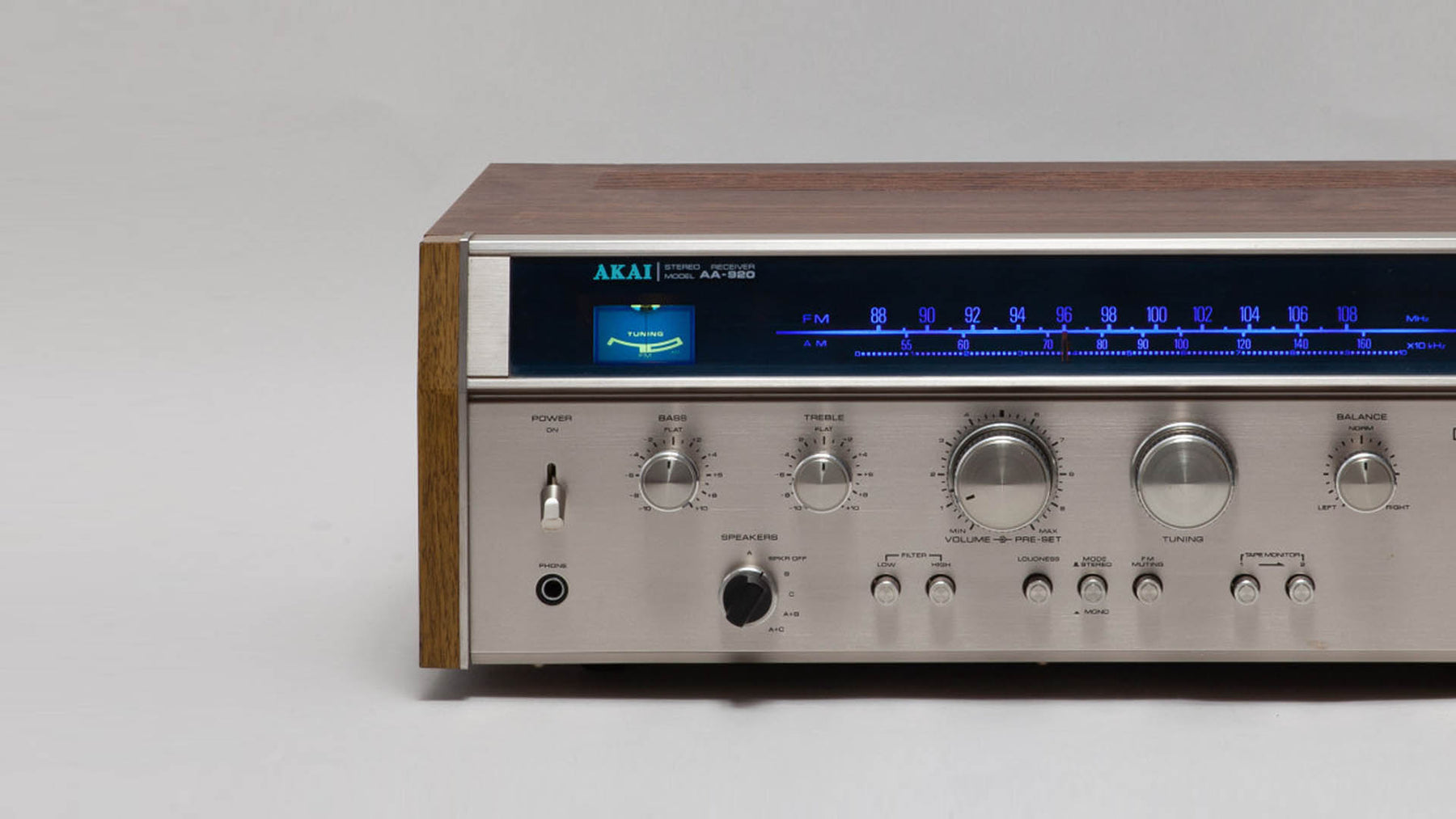 Akai AA-920
