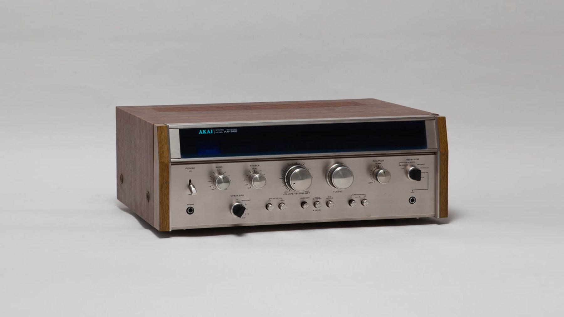 Akai AA-920