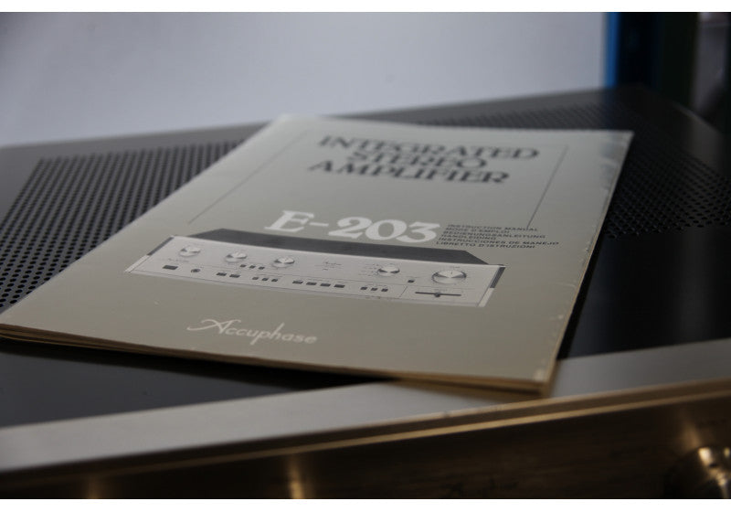 Accuphase E-203