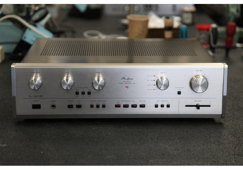 Accuphase E-203