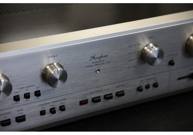 Accuphase E-203