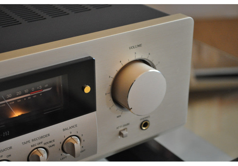 Accuphase E-212