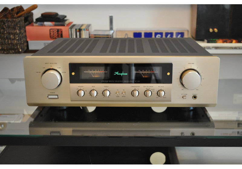 Accuphase E-212