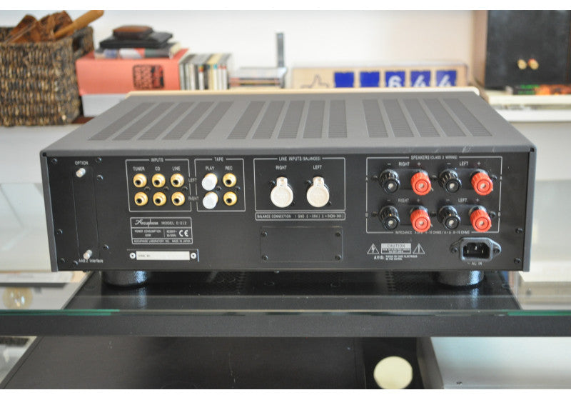 Accuphase E-212