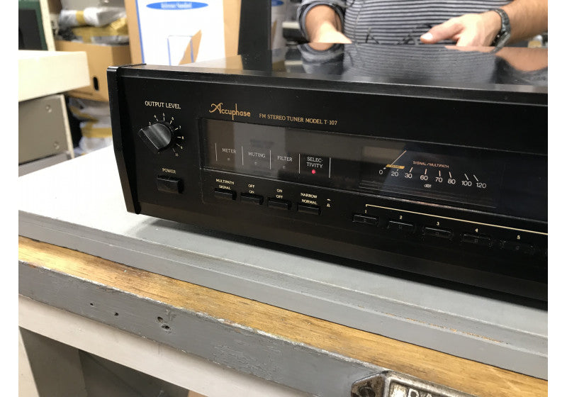 Accuphase T-107