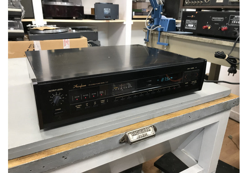 Accuphase T-107