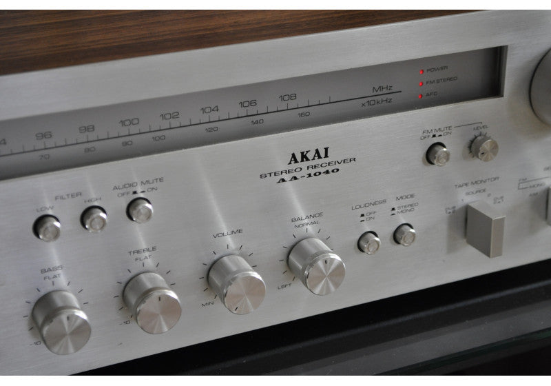 Akai AA-1040
