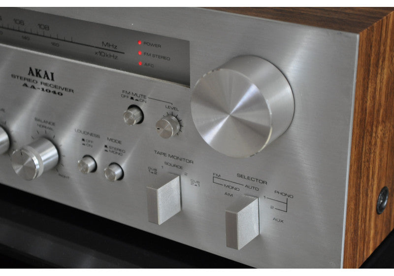 Akai AA-1040