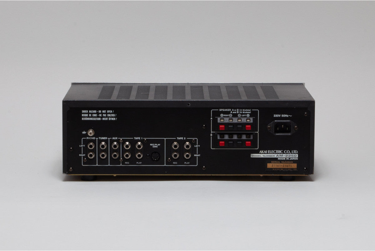 Akai AM-2250