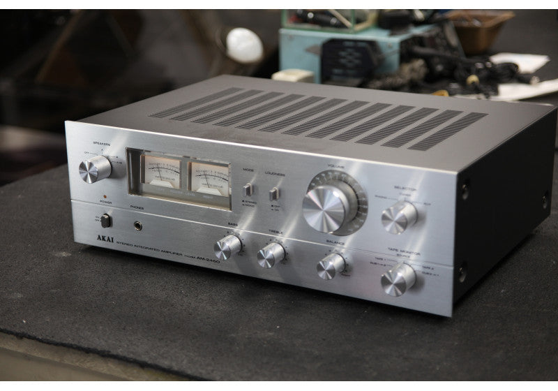 Akai AM-2450