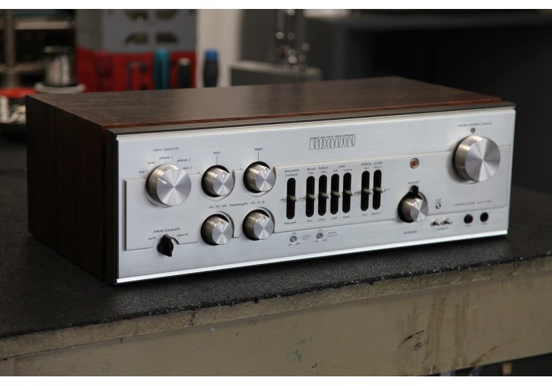 Luxman C-1000