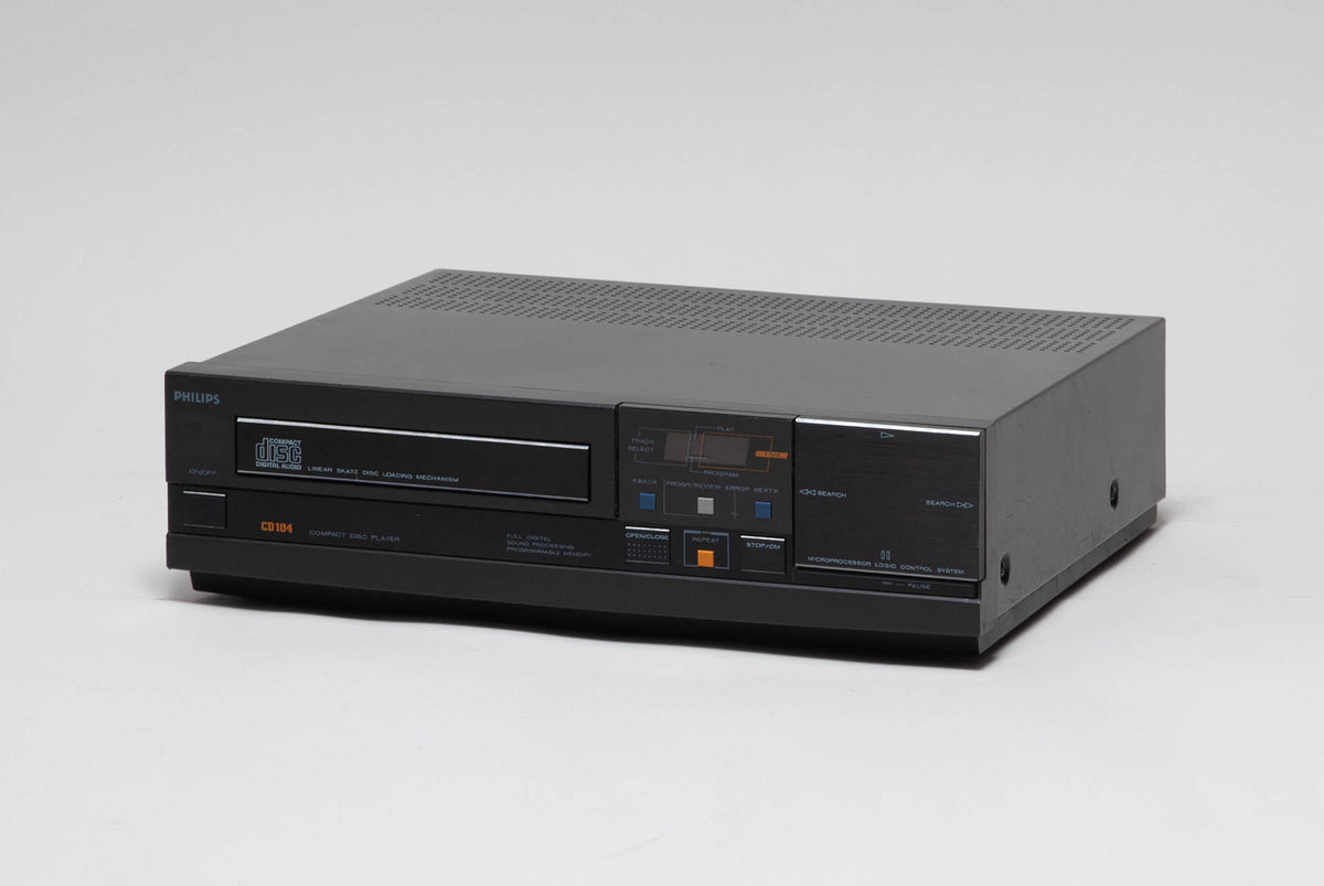 Lecteur CD Philips CD104 - Vue de trois quarts