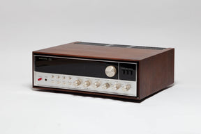 Amplificateur Tuner Harman Kardon 930 - Vue de trois quarts