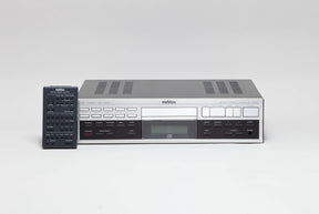 Platine CD Revox CD 226 - Vue de face et télécommande