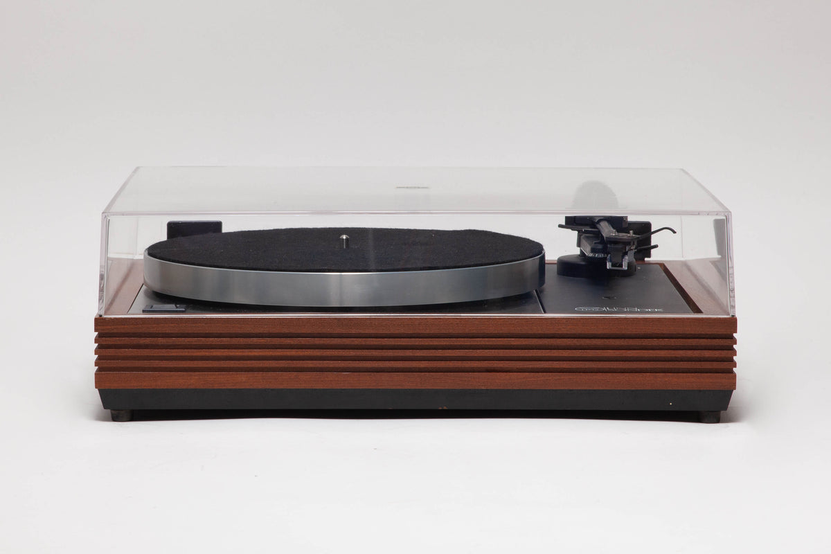 Platine vinyle Linn Sondek LP12 - Vue de face fermée