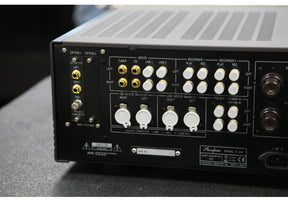 Accuphase E-550