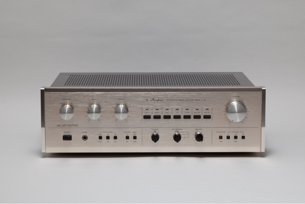 Accuphase E-205 cover