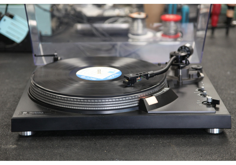 Platine vinyle Technics SL-2000 entièrement révisée avec garantie.