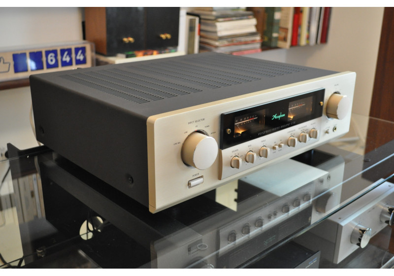 Accuphase E-212 cover