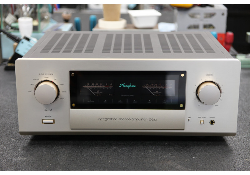 Accuphase E-530 cover